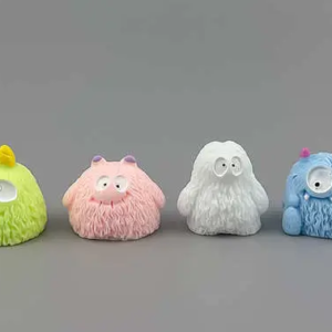 สัตว์ประหลาดขนน้อยแต่งโต๊ะคอม